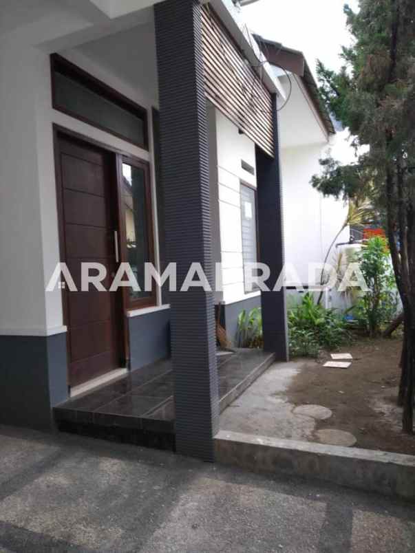 dijual rumah teuku umar