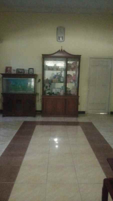 dijual rumah tinggal usaha cafe di karawang timur