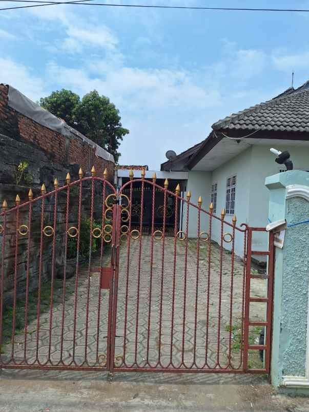 dijual rumah tinggal usaha cafe di karawang timur