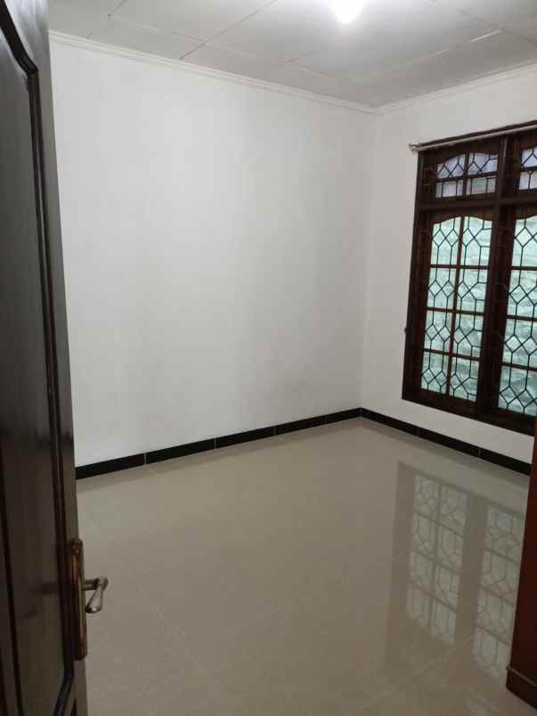 dijual rumah titian kencana marga mulya