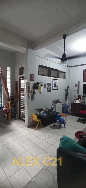 dijual rumah tomang