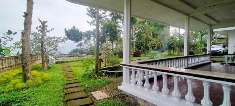 dijual rumah trawas mojokerto