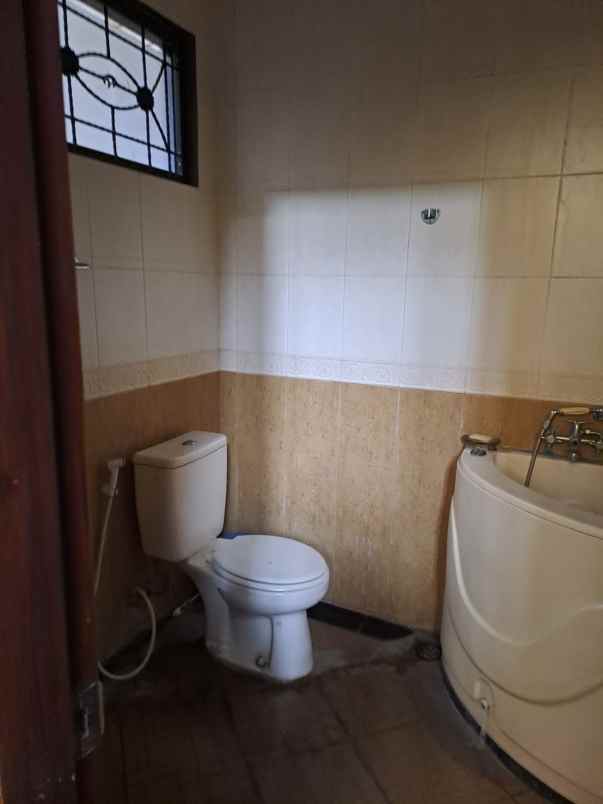 dijual rumah tubagus ismail