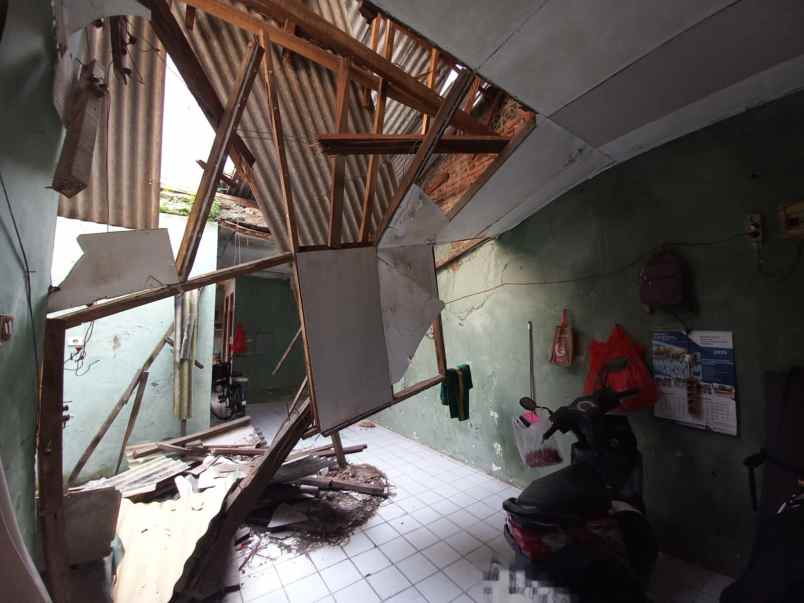 dijual rumah tytyan kencana