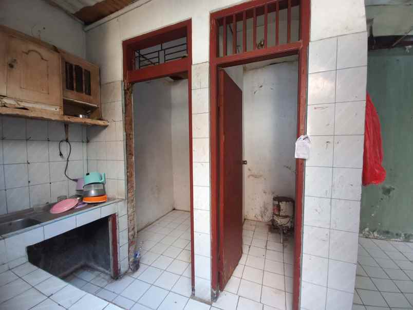 dijual rumah tytyan kencana