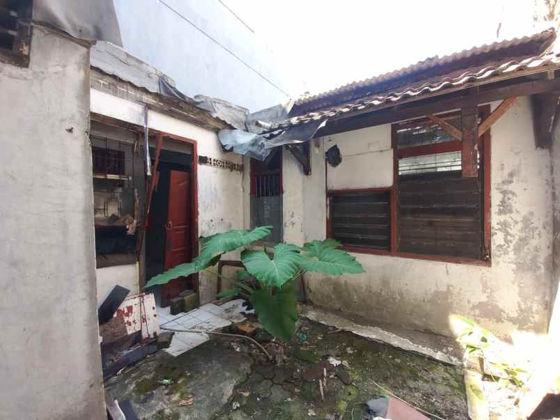 dijual rumah tytyan kencana