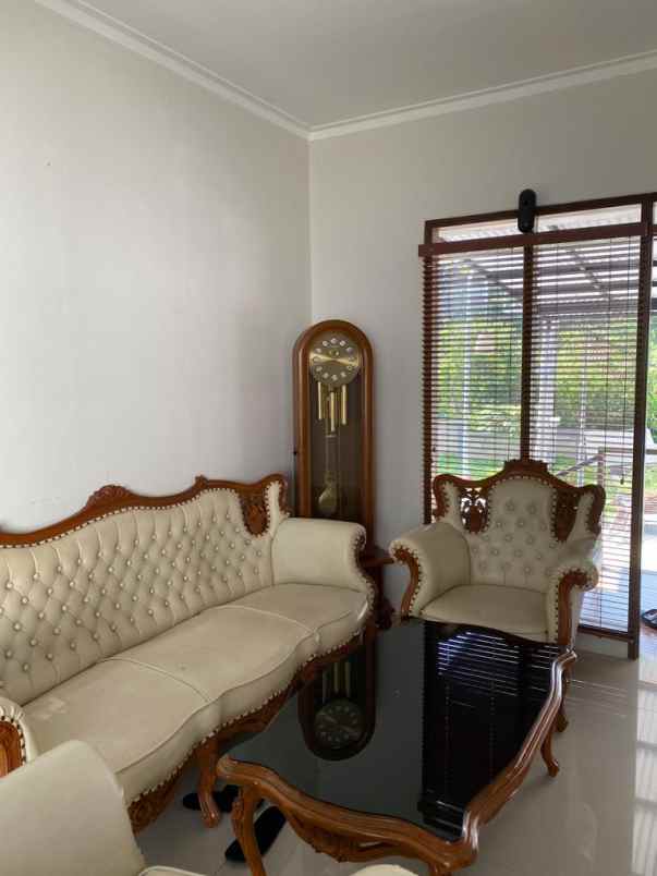 dijual rumah ubud village sariwangi
