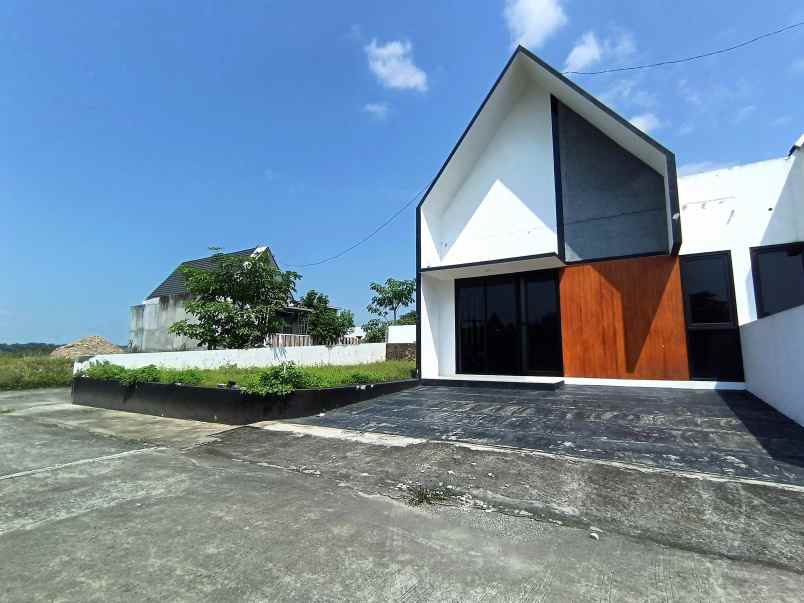 dijual rumah untung suropati
