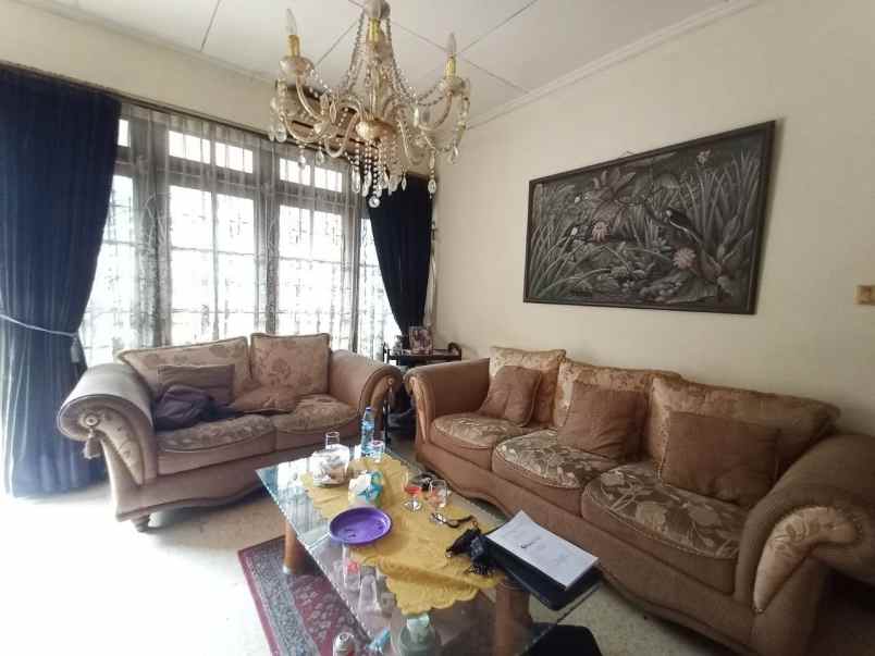 dijual rumah utan kayu raya jakarta timur