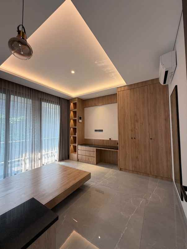 dijual rumah villa bukit indah pakuwon