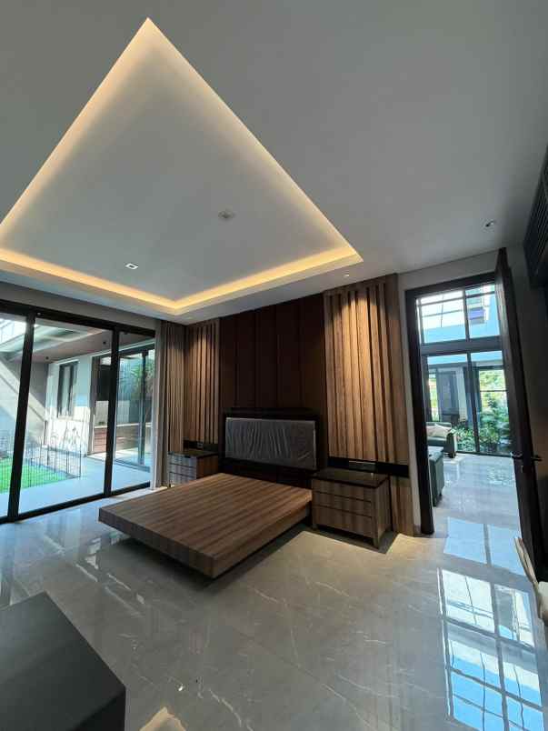dijual rumah villa bukit indah pakuwon
