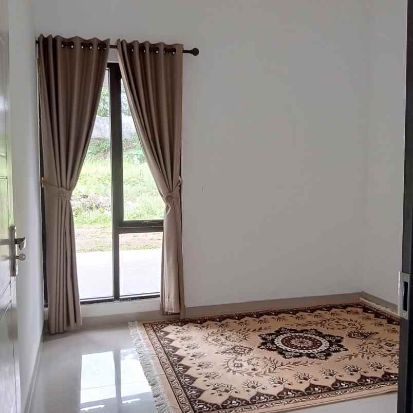 dijual rumah villa ciomas