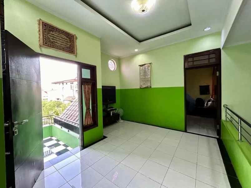 dijual rumah villa inti persada