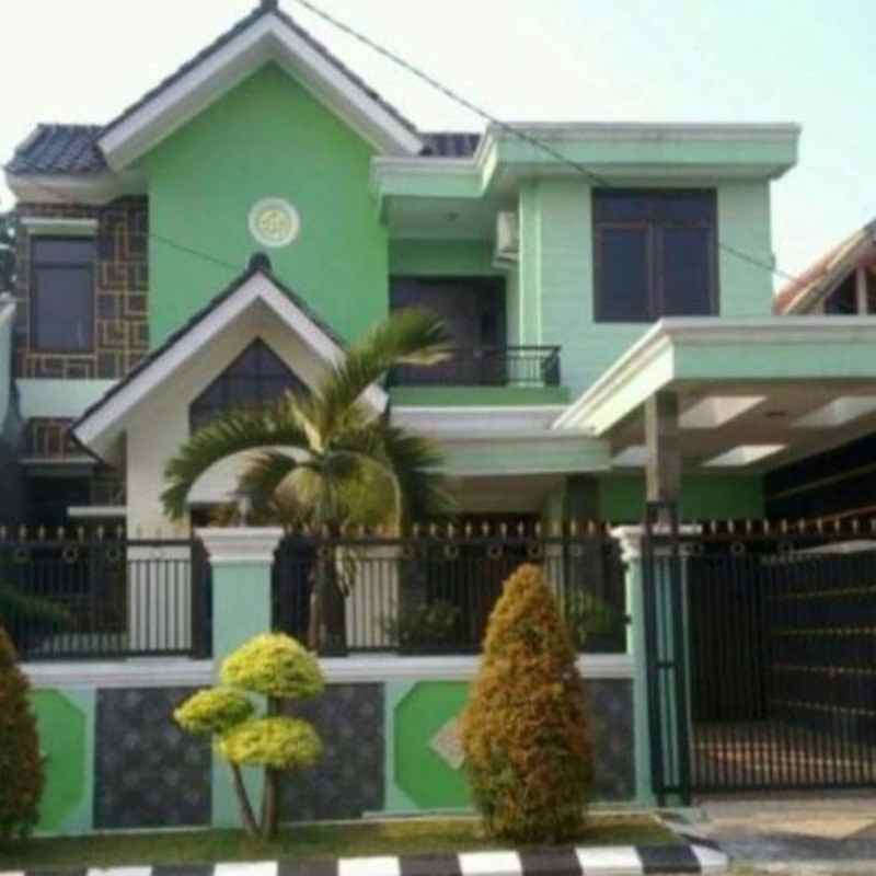 dijual rumah villa inti persada