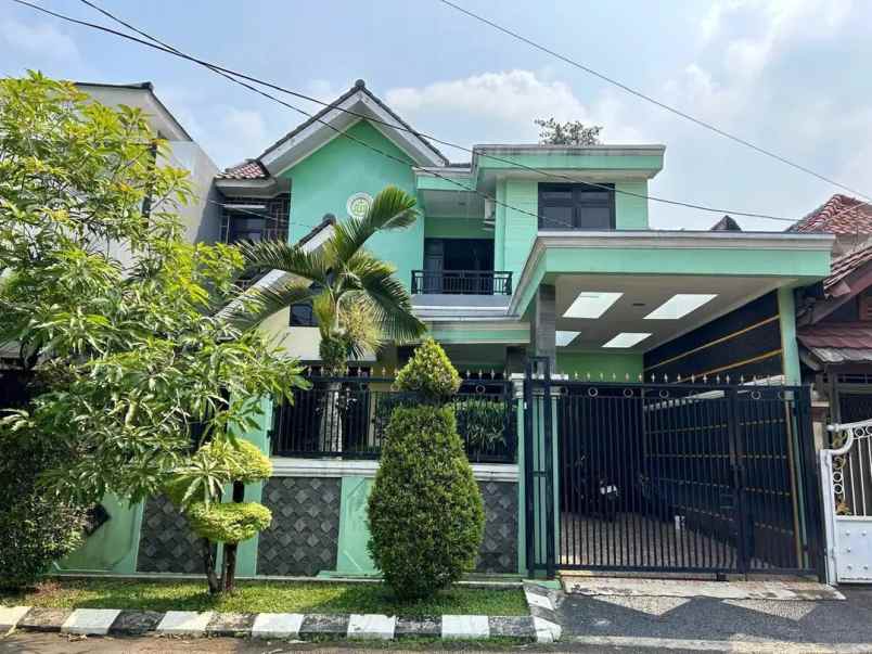 dijual rumah villa inti persada