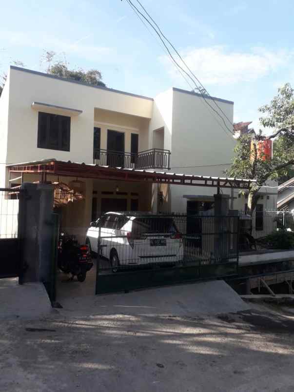 dijual rumah villa jatihandap cicaheum