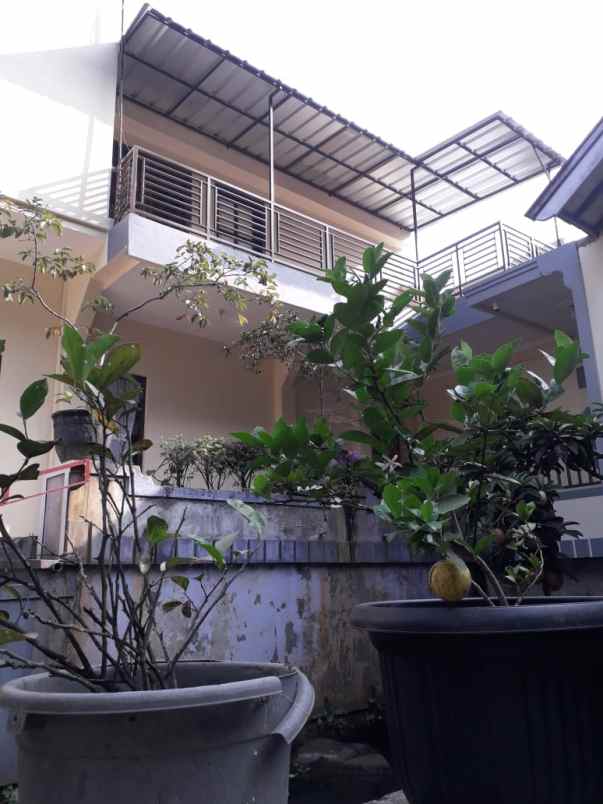 dijual rumah villa jatihandap cicaheum