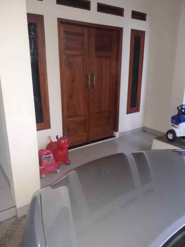 dijual rumah villa jatihandap cicaheum