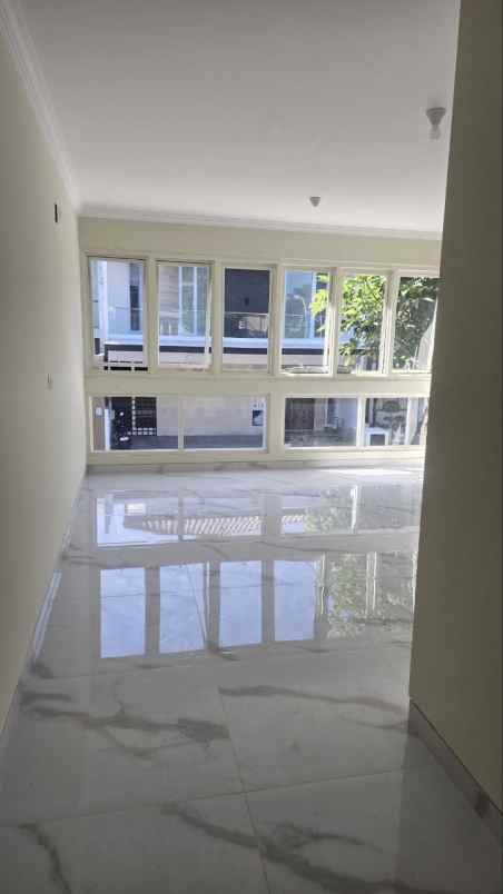 dijual rumah virginia regency