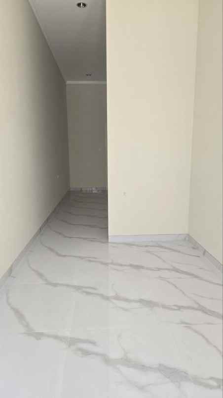 dijual rumah virginia regency