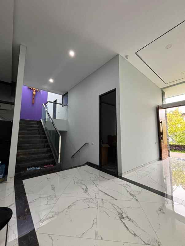 dijual rumah waterfront citraland