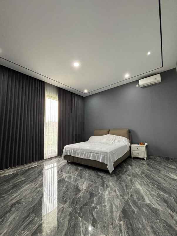 dijual rumah waterfront citraland