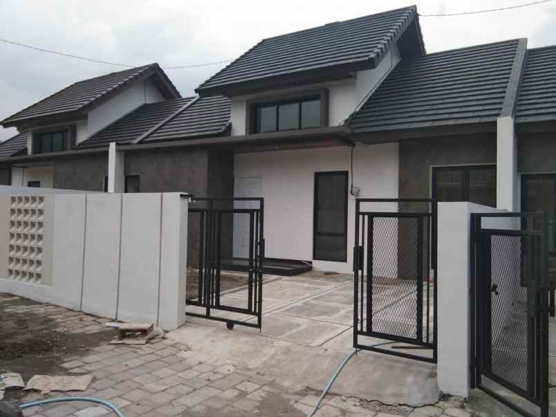dijual rumah widodomartani kec ngemplak