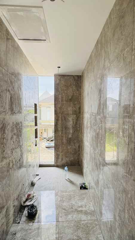 dijual rumah woodland citraland