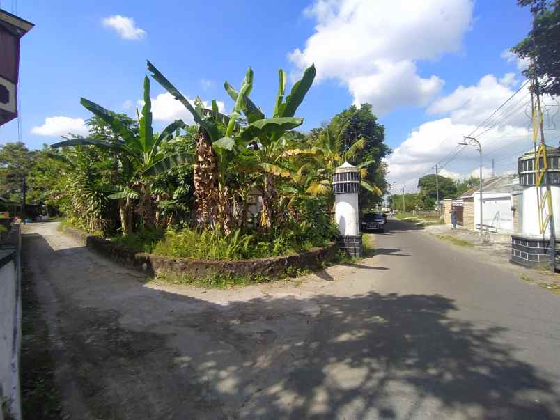 dijual tanah jalan magelang dekat sleman city hall shm