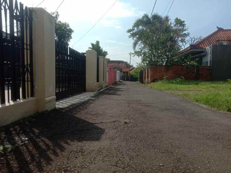 dijual tanah jalan raya cilendek