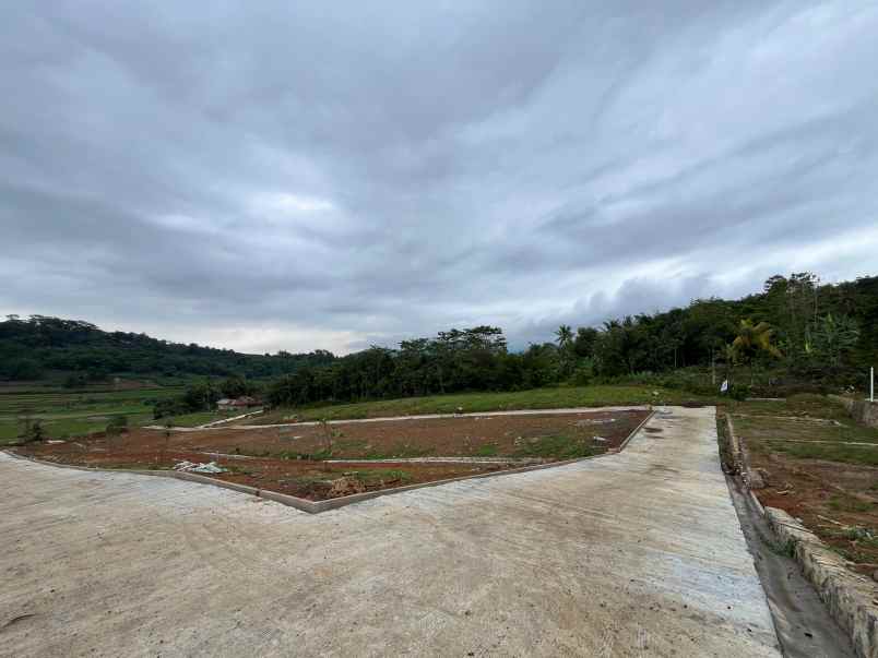 dijual tanah jalan raya transyogi