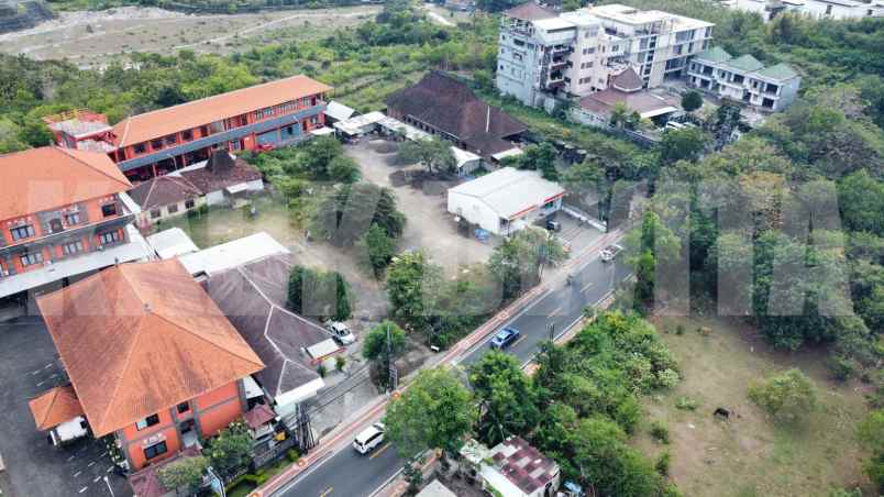 dijual tanah jalan raya uluwatu