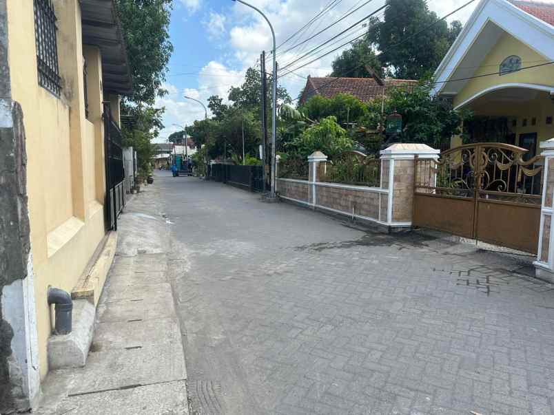 dijual tanah ketintang barat