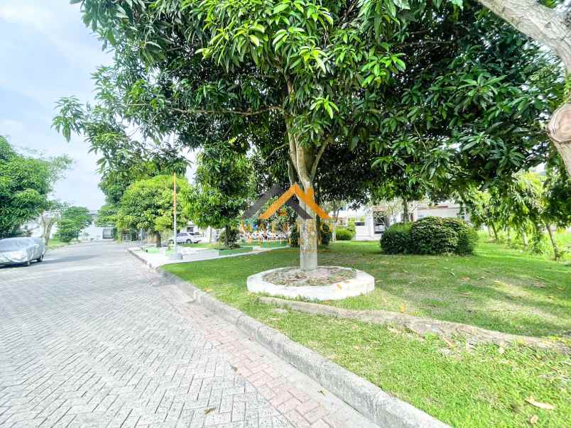 dijual tanah komplek graha metropolitan