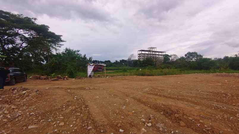 dijual tanah trihanggo kec gamping