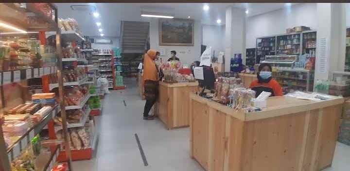 dijual tempat usaha rumah tinggal di sepanjang