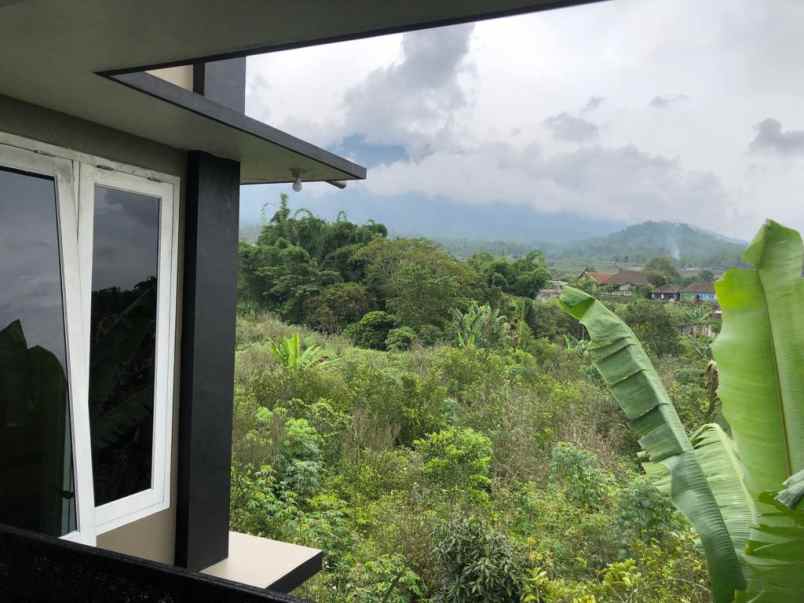 dijual villa batu