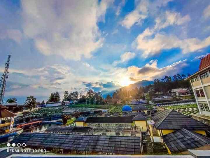 dijual villa di cikole lembang