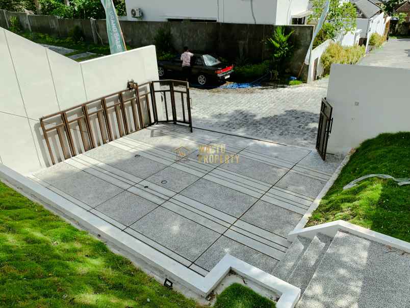 dijual villa gedongan bangunjiwo