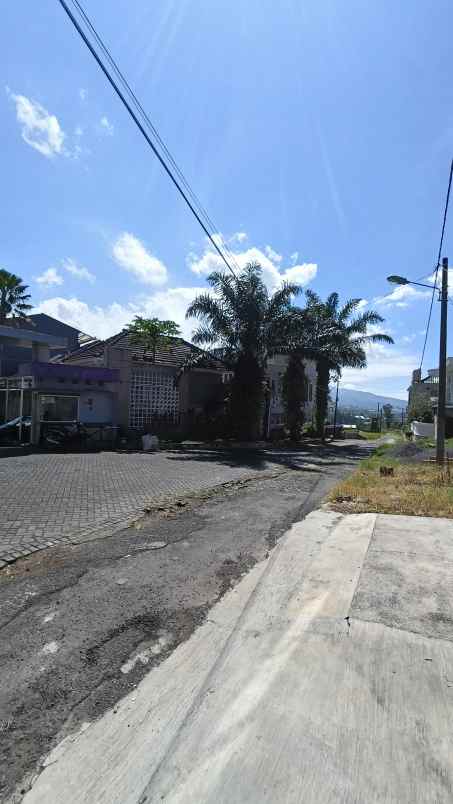 dijual villa jalan indragiri 2 kota