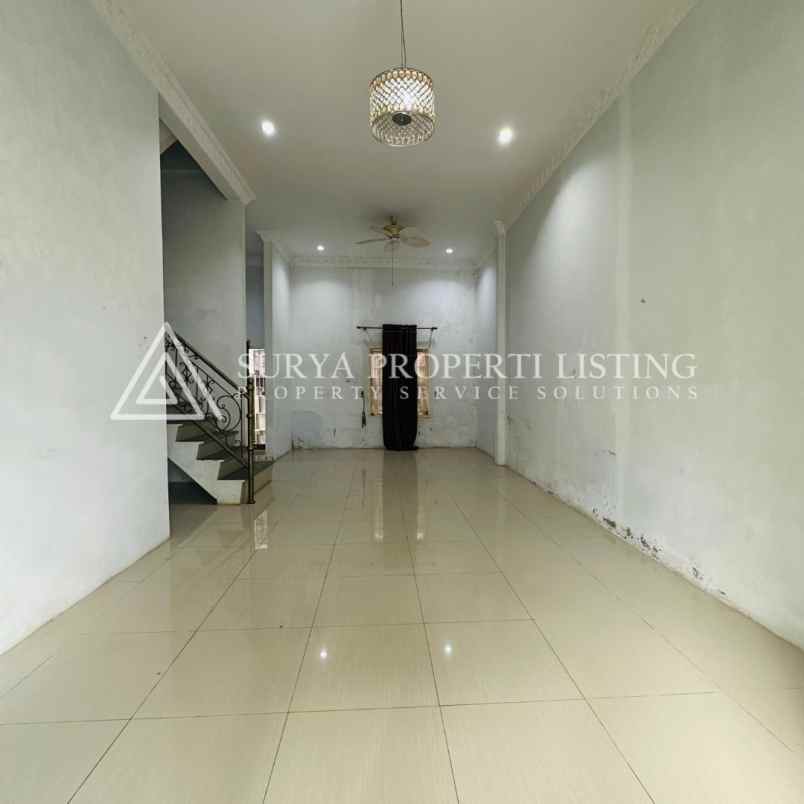 dijual villa jalan murai komplek grand