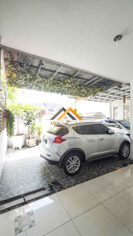 dijual villa jl damar ii dekat jl