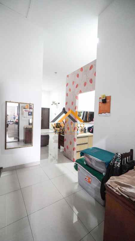 dijual villa jl damar ii dekat jl