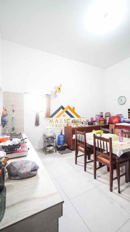 dijual villa jl damar ii dekat jl