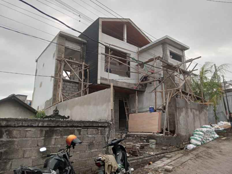 dijual villa jln intaran