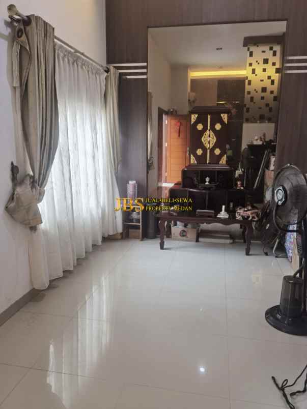 dijual villa komplek cemara asri