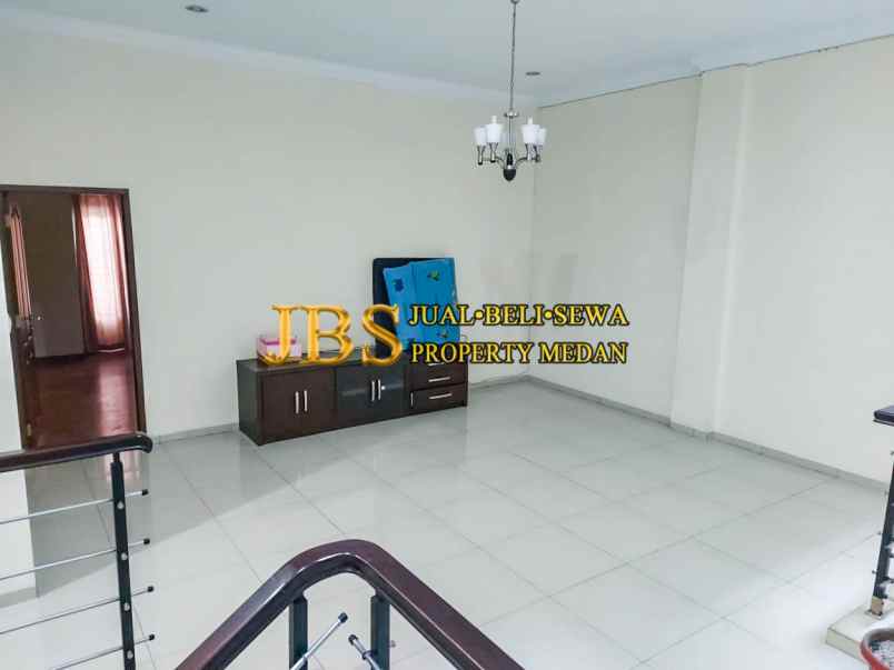 dijual villa komplek cemara asri jalan