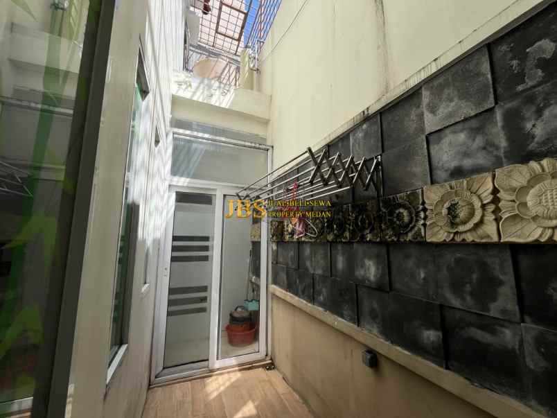 dijual villa komplek citraland gama