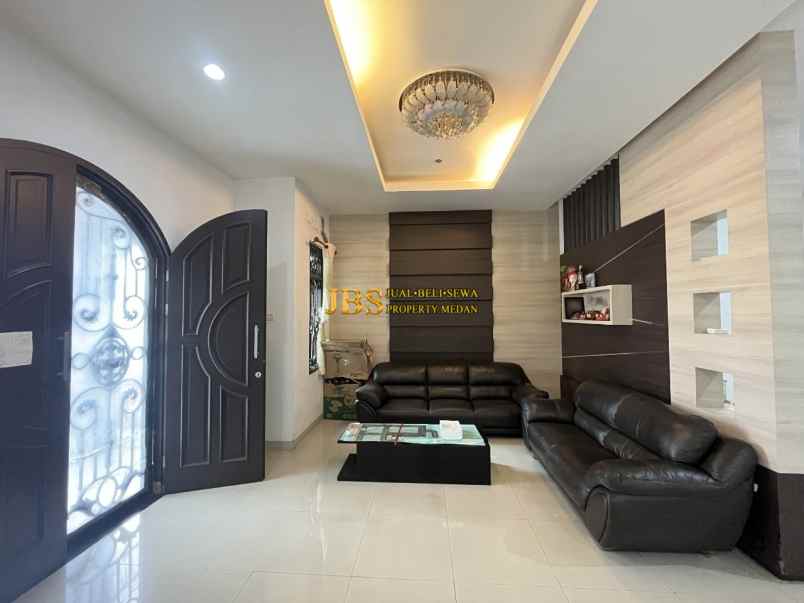 dijual villa komplek helios villas