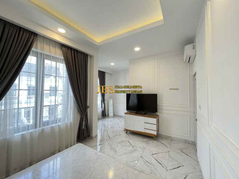 dijual villa komplek marriott residence